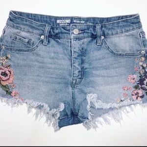 MOSSIMO CO Flower high rise shorts 🌷